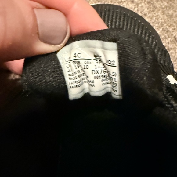 Nike Kids Black and White Sneakers - Picture 3 of 3